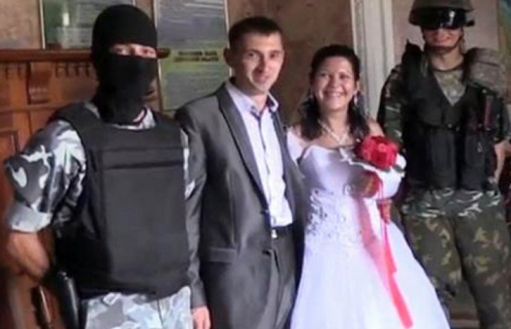 Свадьба в «ЛНР»: гости прячут лица…