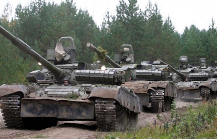 На Луганск двинулись чеченцы на бронетех…