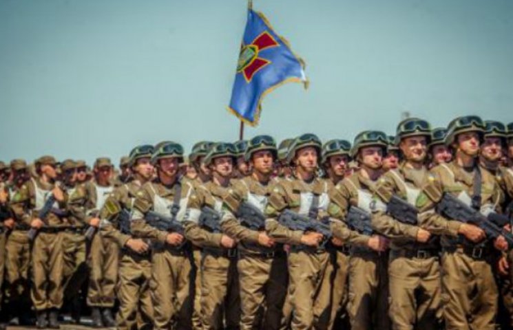 До Дня Незалежності у Києві готують війс…