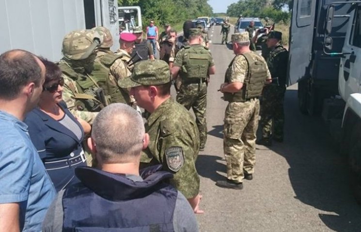 Бойовики передали Україні 20 в'язнів (ФО…