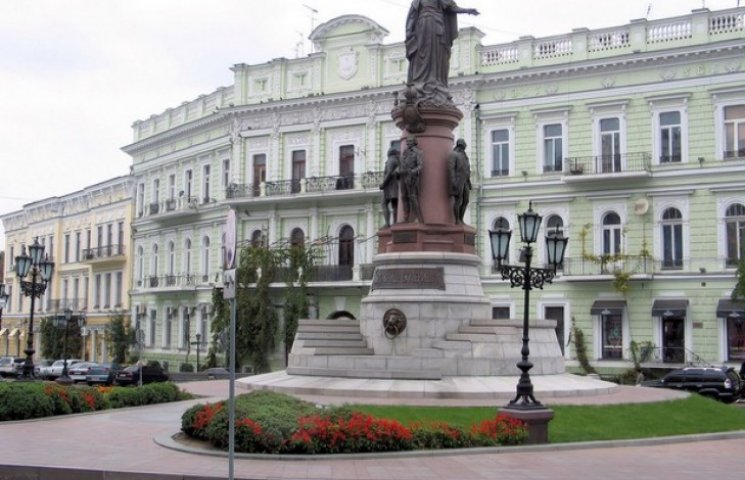 Пам'ятник Катерині Другій в Одесі знов в…