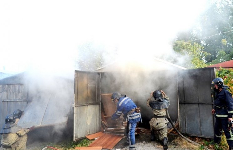 В Одесі пожежники гасили загоряння трави…