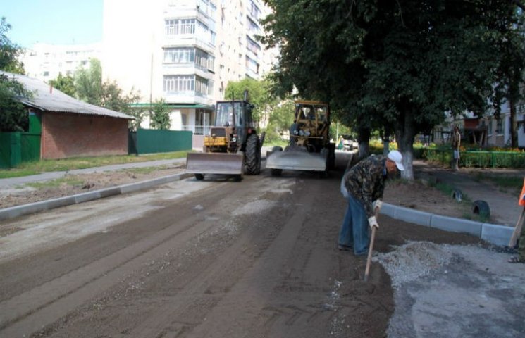 У Полтаві ремонтують вулицю Сакко та ще…