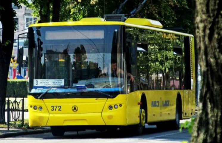 У черкаських тролейбусах студенти їздити…