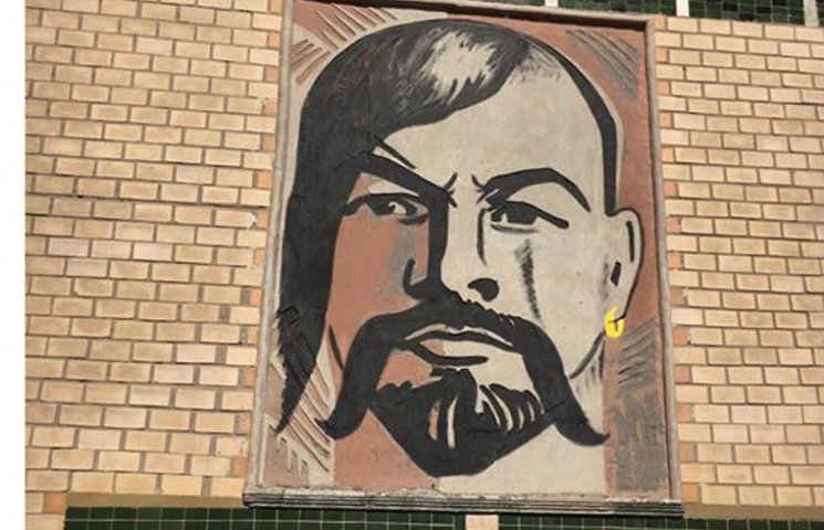Ленин-казак с Сумщины становится популяр…