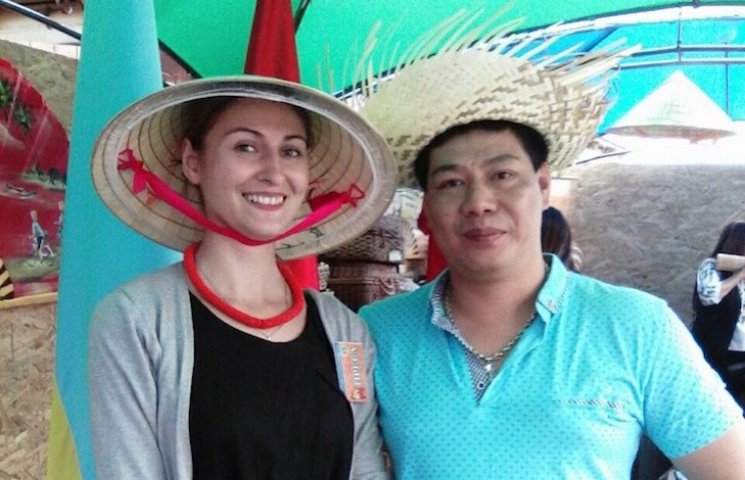 На Сорочинской ярмарке вьетнамцы продают…