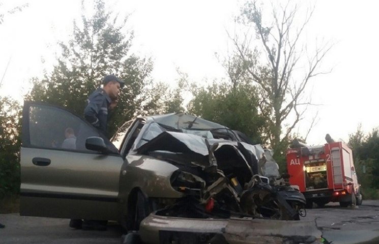 На Дніпропетровщині вантажівка вбила трь…