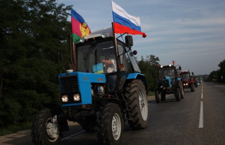 "Тракторный марш" кубанских фермеров на…