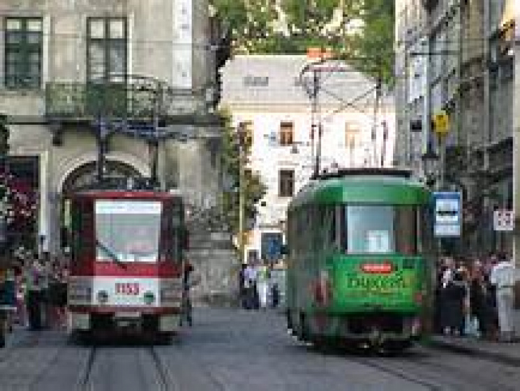 Львівські трамваї та тролейбуси курсуват…