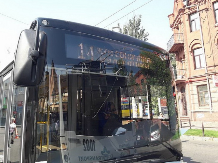 У Дніпрі запустили бездротові тролейбуси