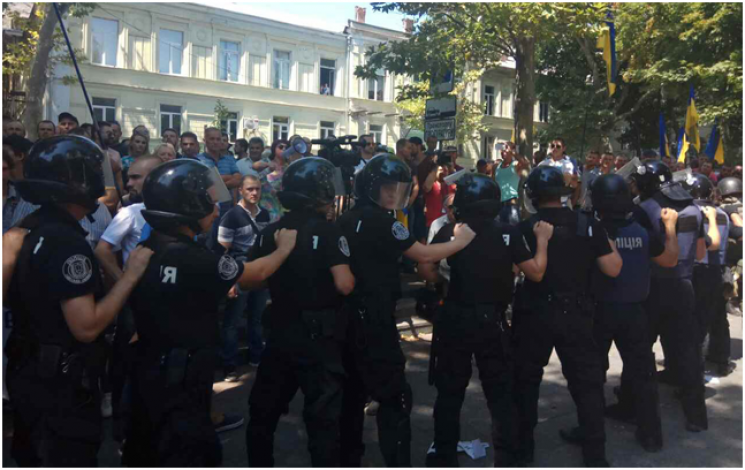 Двох затриманих біля Одеської облпрокура…