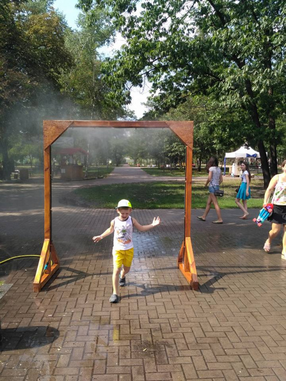 Борьба с жарой: В Киеве установят 15 рам…