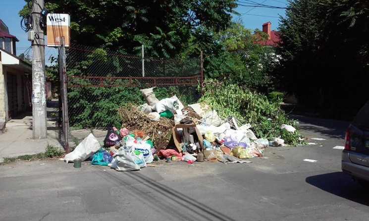 Приватний сектор Одеси потопає в смітті…