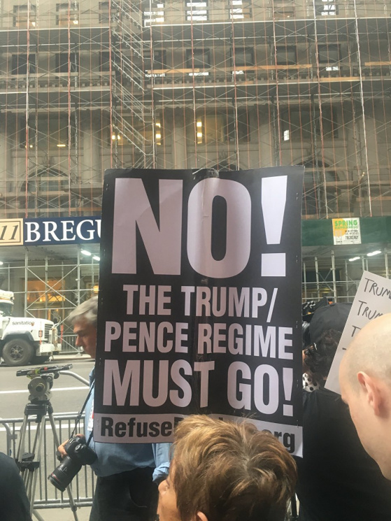 У Нью-Йорку протестують проти Трампа…