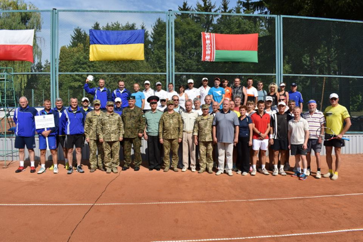 Благодійний турнір у Вінниці зібрав війс…