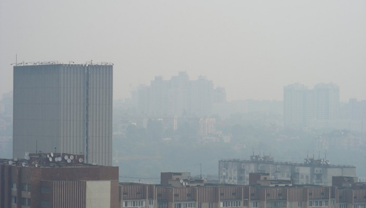 У Києві зашкалює рівень забруднення пові…