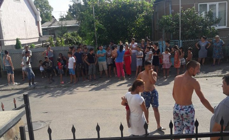 В Ужгороде избили цыганского подростка:…