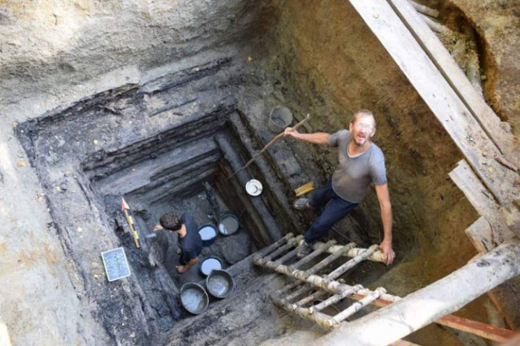 На Житомирщине археологи раскопали тысяч…