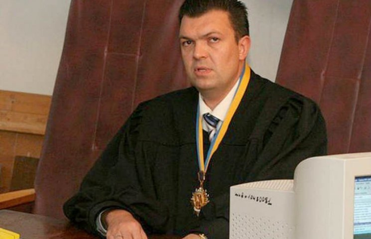 Харківського суддю-фаната Януковича відс…