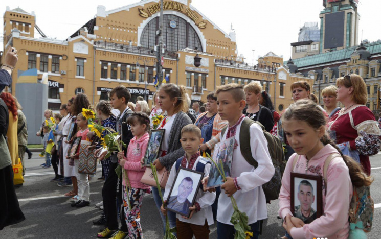 В центре Киева проходит Шествие непокоре…