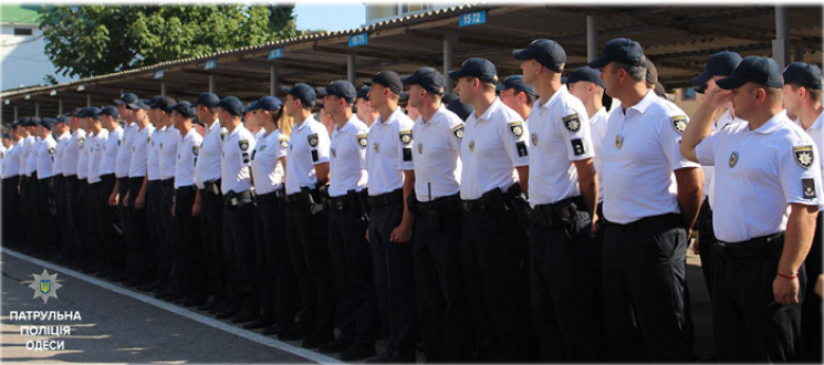 В Одесі привітали патрульних поліцейськи…