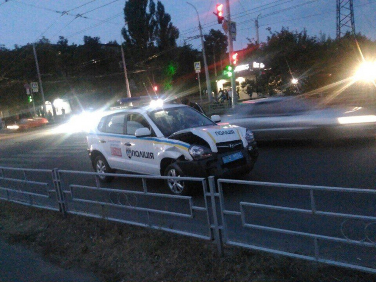В Харькове джип полиции попал в ДТП: Два…
