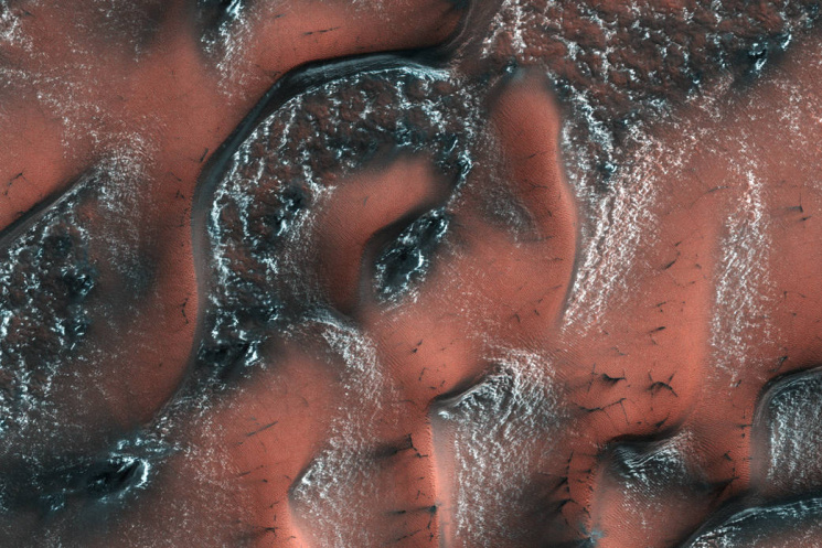 NASA показало дюни сухого льоду на Марсі…