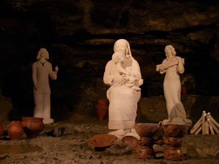 Гіпсову печеру на Тернопільщині збирають…