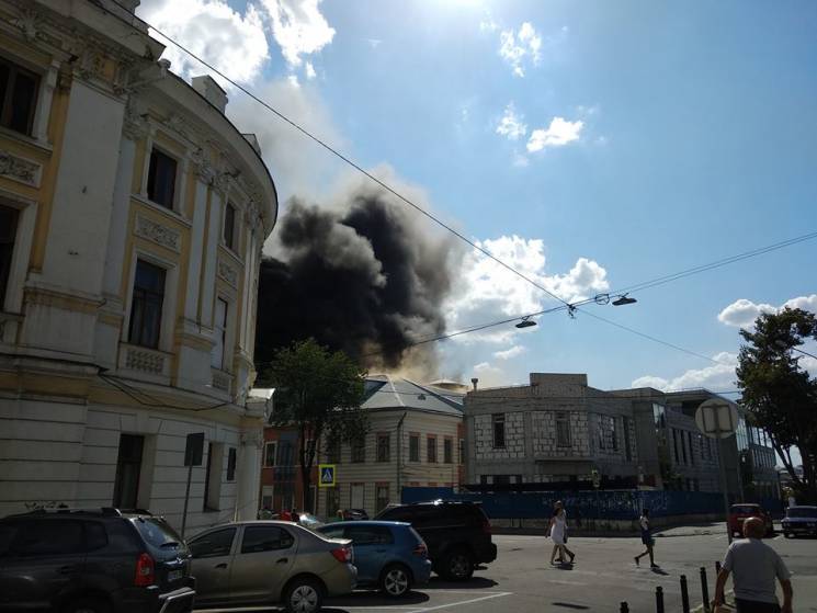 Центр Харькова затянуло густым дымом: По…