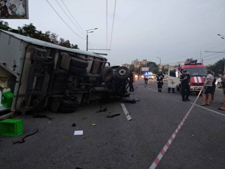 В Днипре в ДТП погибли водитель и пассаж…