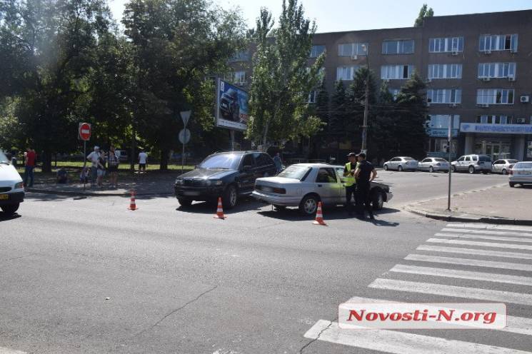 У центрі Миколаєва посварились водії іно…