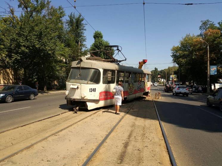На проспекте Богдана Хмельницкого трамва…