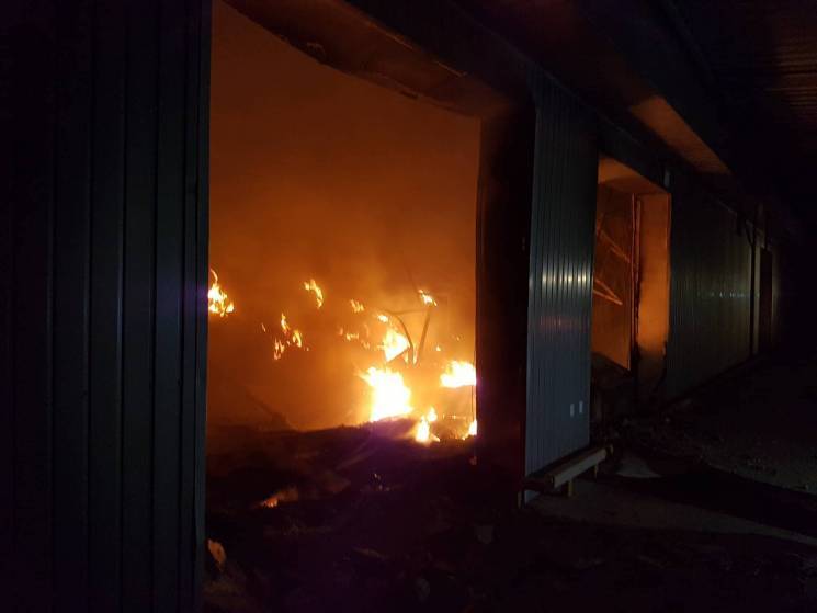 У Мукачеві після пожежі "Нова пошта" від…