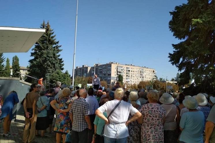 У Нікополі пенсіонери пікетували міськра…