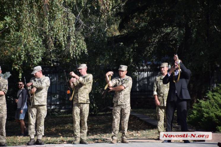 Голова Миколаївської ОДА на молебні в па…