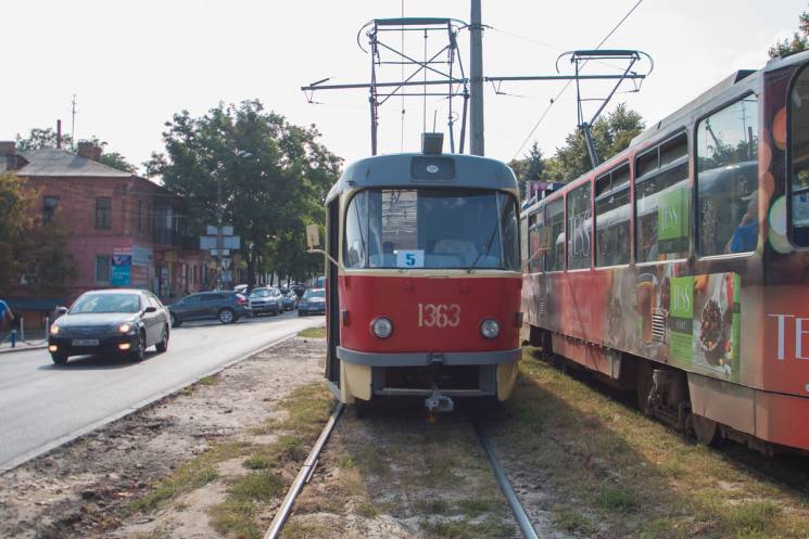 В центре Днипра с рельс сошел трамвай: Д…