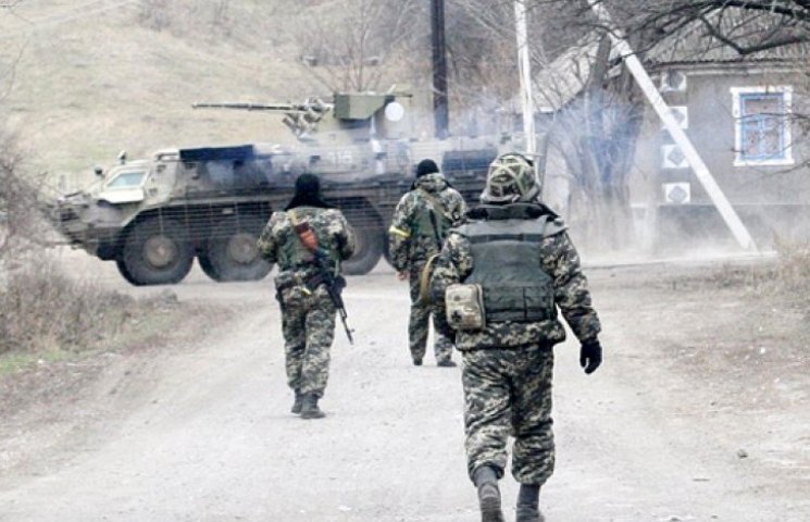 В Станице Луганской боевики вступили в б…