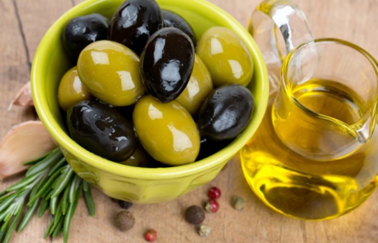 Чим оливки відрізняються від маслин…