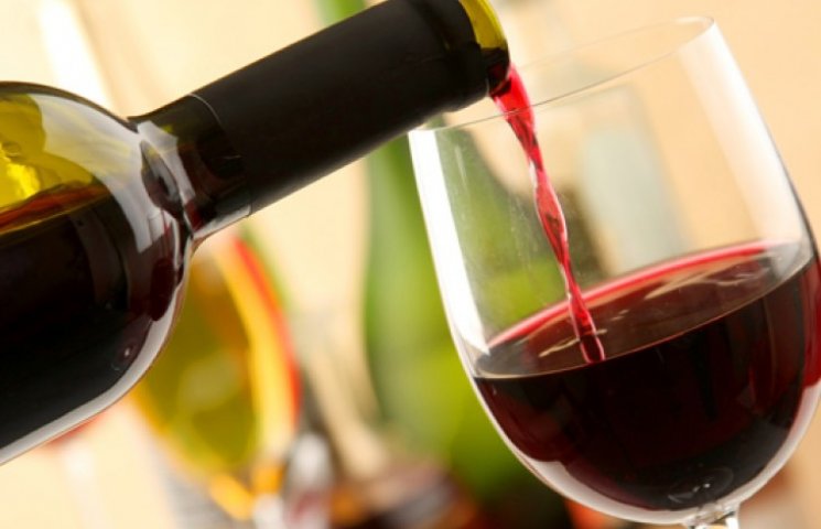 Вчені визнали вино шкідливішим за горілк…