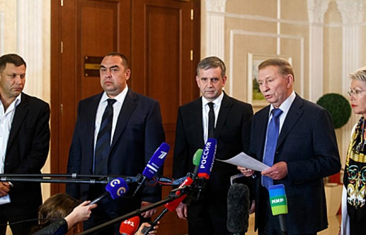 Порошенко анонсировал переговоры в Минск…
