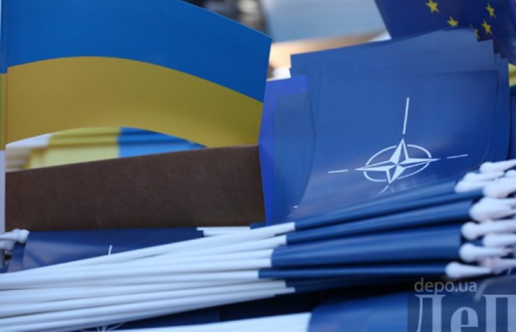 Вступ до НАТО приведе Україну до банкруц…
