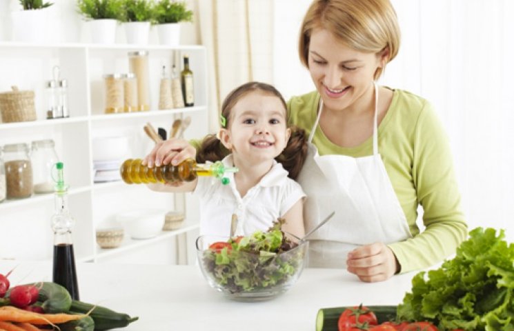 Як навчити дитину правильно харчуватися:…