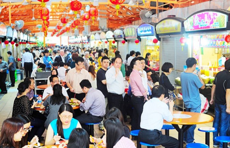 Китайський ресторан годує худих і жирних…