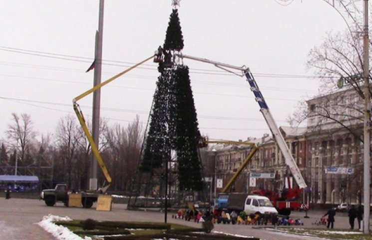 Сепаратисти в Донецьку поставили новоріч…