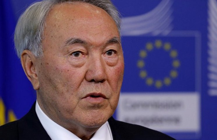 Назарбаев едет в Украину говорить о Донб…