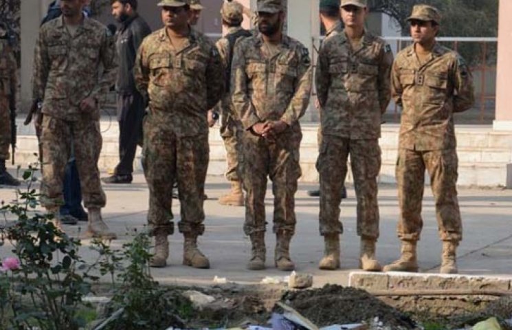 АТО в Пакистане: армия разбомбила лагеря…