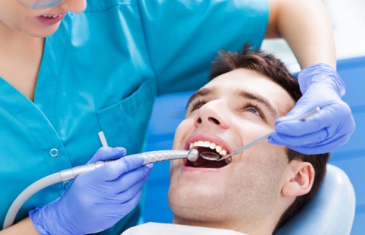 5 хвороб, які можна побачити по зубах…