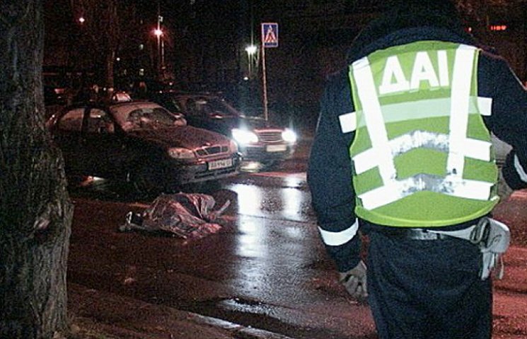 В Киеве таксист прямо на «зебре» сбил пе…