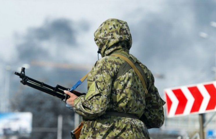 Боевики в упор стреляют по украинским бо…