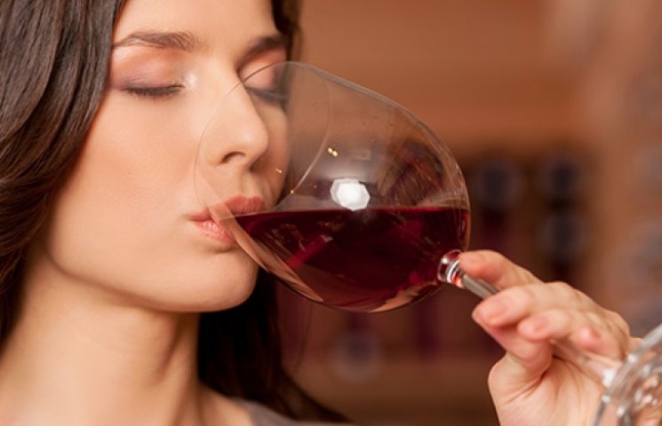 Чому француженки люблять вино…